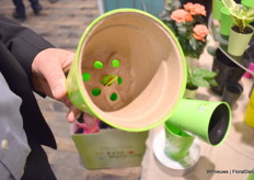 The paperpot works well in the Easy Water longlife cover of Jackpot.